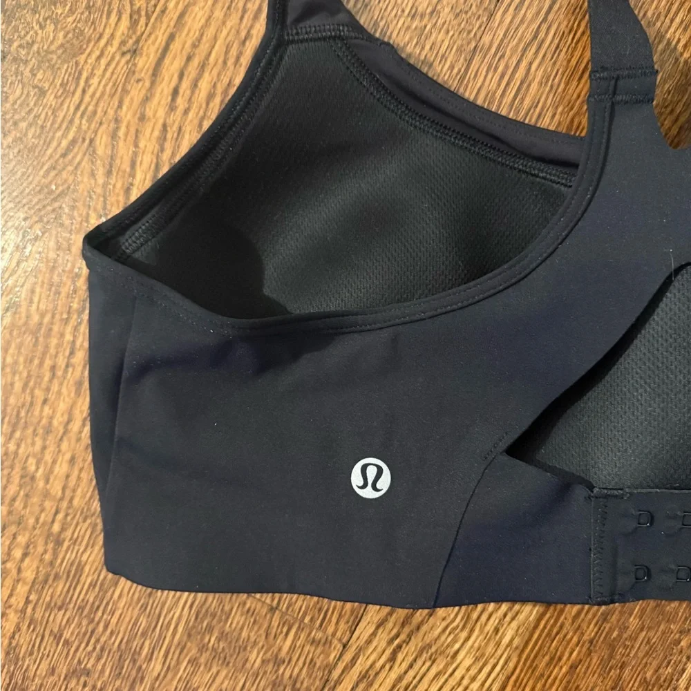 Lululemon All Powered Up Sports Bra - Picture 3 of 4